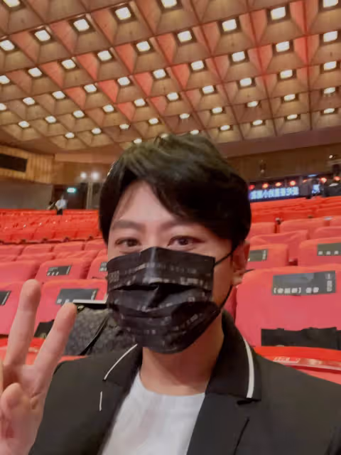 為社會貢獻！44歲金鐘男星變身「醫學中心董事長」　淡出演藝圈17年「超狂家世被起底」根本人生勝利組