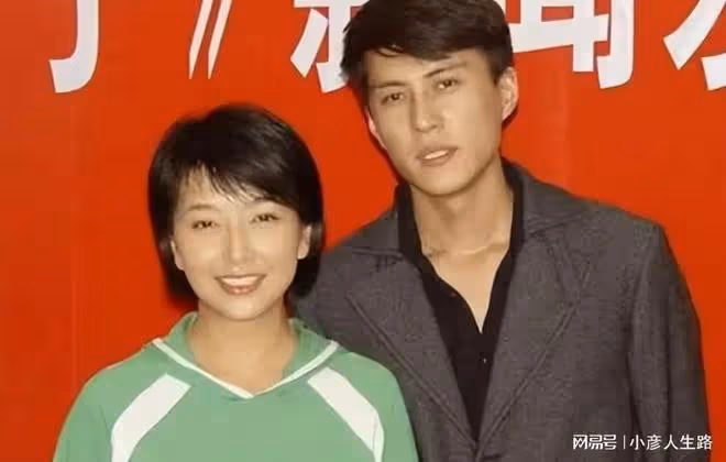 沒結過婚、才貌雙全的靳東，為何會被江珊女兒嫌棄？