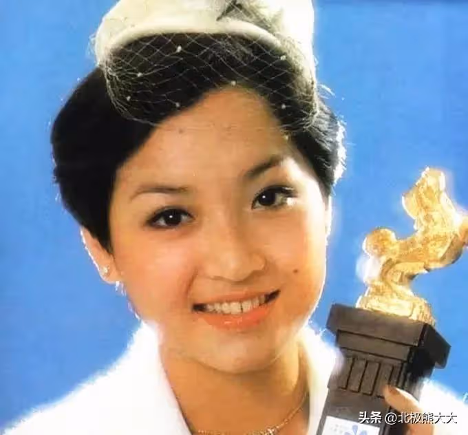 婚姻坎坷！資深女演員「一婚被印尼富豪騙婚」　二婚又遭背叛「女兒直言只喜歡女生」今64歲不敢再婚