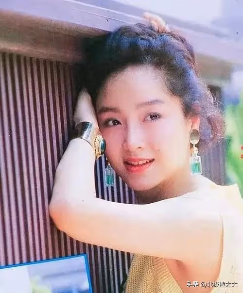 婚姻坎坷！資深女演員「一婚被印尼富豪騙婚」　二婚又遭背叛「女兒直言只喜歡女生」今64歲不敢再婚