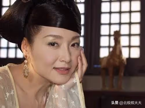 婚姻坎坷！資深女演員「一婚被印尼富豪騙婚」　二婚又遭背叛「女兒直言只喜歡女生」今64歲不敢再婚