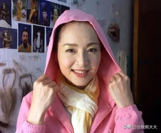 婚姻坎坷！資深女演員「一婚被印尼富豪騙婚」　二婚又遭背叛「女兒直言只喜歡女生」今64歲不敢再婚