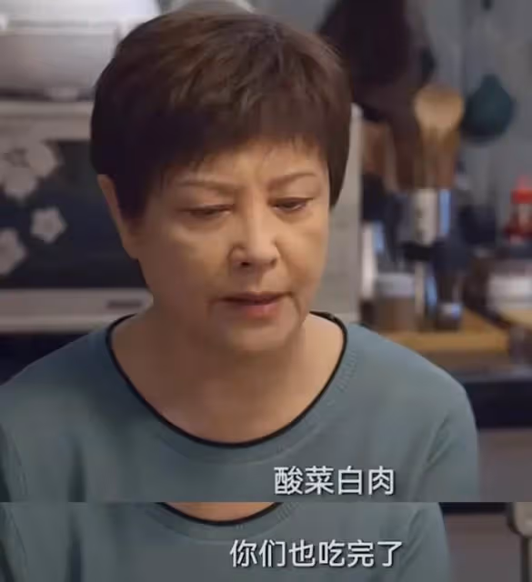 結婚41年，60歲妻辛苦煮16道菜上桌卻只剩酸菜心寒拒吃離家，尪和兒子不耐煩聽到真相後啞口無言