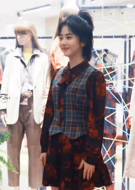 路人鏡頭下的譚松韻也太美了！真不敢相信她有32歲