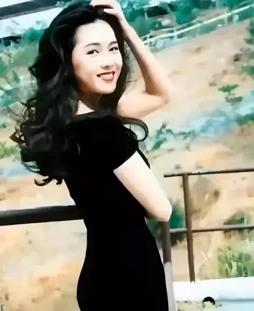 宅男女神李麗珍，多年沒戲拍而當售貨員，放棄身材管理對婚姻失望