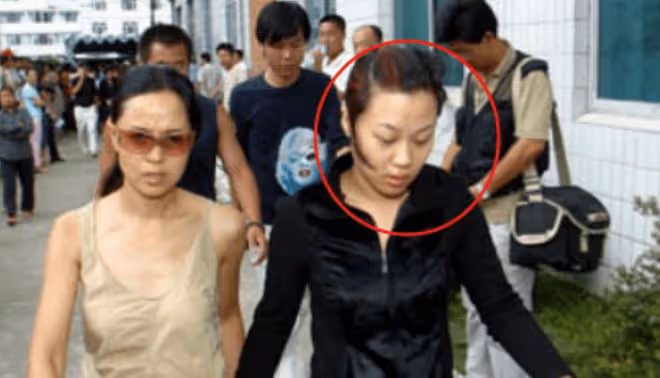 高秀敏去世17年女兒現身悼念!曬照母女太像引淚目,墓園一塵不染