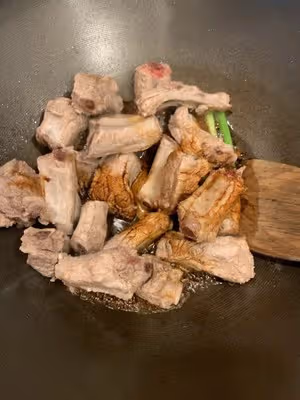 排骨土豆燉粉條
