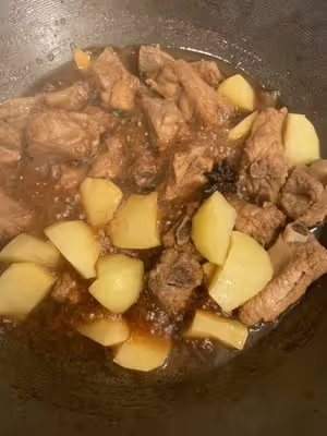 排骨土豆燉粉條