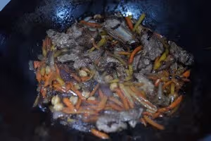 新疆黑抓飯