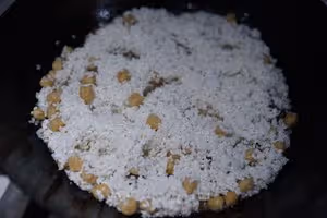 新疆黑抓飯