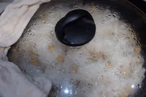 新疆黑抓飯