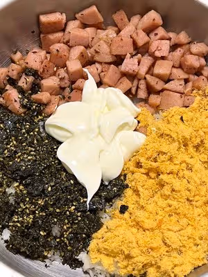 一口爆漿的芝士飯糰也太香了吧