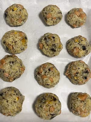 一口爆漿的芝士飯糰也太香了吧