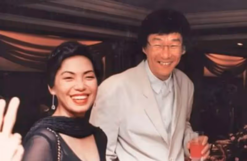 經歷10年無性婚姻!歌壇天后「嫁大10歲導演」被拋棄 65歲孑然一身「無兒無女」坦言:應該早點放他走