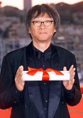 經歷10年無性婚姻!歌壇天后「嫁大10歲導演」被拋棄 65歲孑然一身「無兒無女」坦言:應該早點放他走