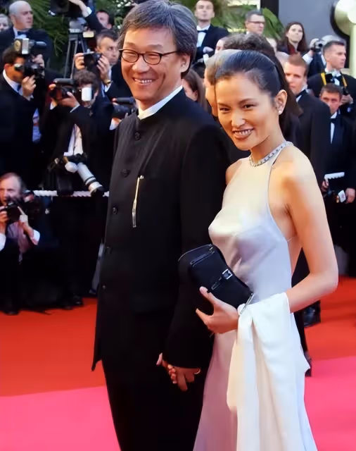 經歷10年無性婚姻！歌壇天后「嫁大10歲導演」被拋棄　65歲孑然一身「無兒無女」坦言：應該早點放他走