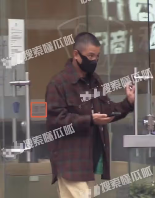38歲文章近照太憔悴,臉色蠟黃獨自開車就醫,面部浮腫顯老態