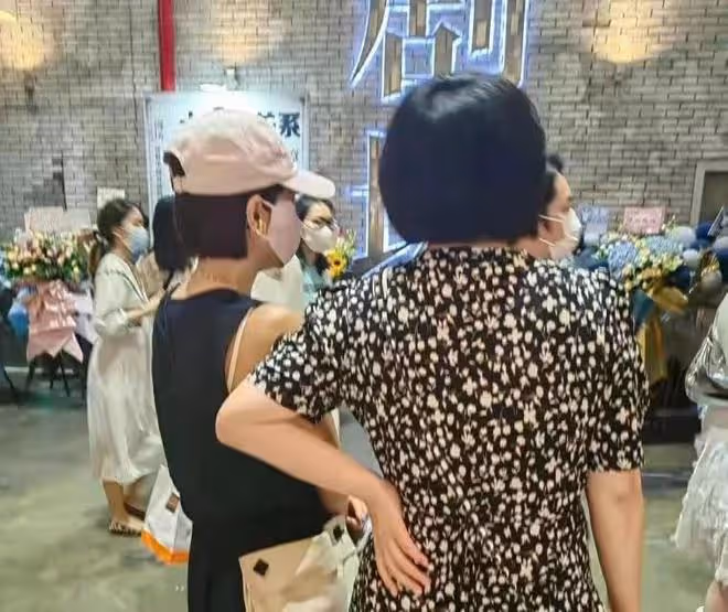 38歲文章近照太憔悴,臉色蠟黃獨自開車就醫,面部浮腫顯老態