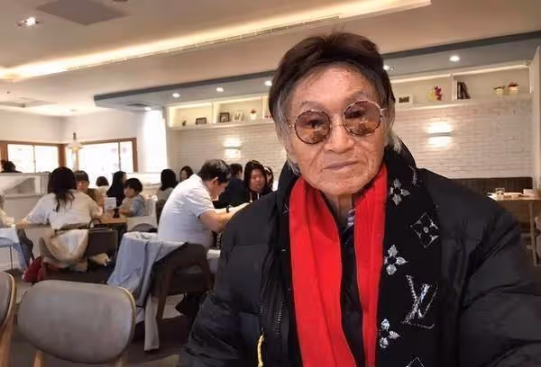 台灣一代名嘴!50歲娶17歲少女生子「妻子還幫忙照顧」 85歲成「亞洲安樂死第一人」生前最後畫面曝光