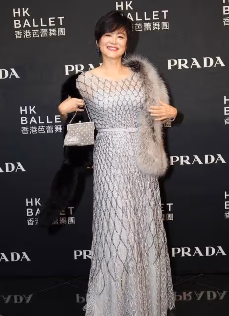 林青霞年紀大了也很美,穿紗裙氣質優雅高貴,網友:這才是68歲的真實樣子
