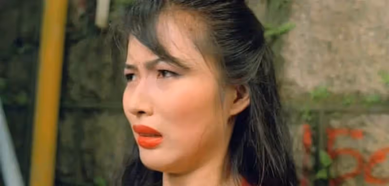 1989年落選港姐,出演三部周星馳電影,拍了十年三級片未走紅,如今53歲已從娛樂圈銷聲匿跡