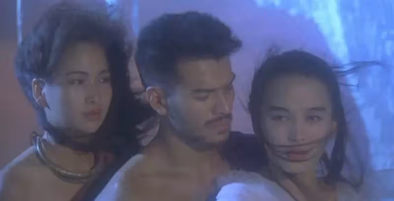 1989年落選港姐，出演三部周星馳電影，拍了十年三級片未走紅，如今53歲已從娛樂圈銷聲匿跡