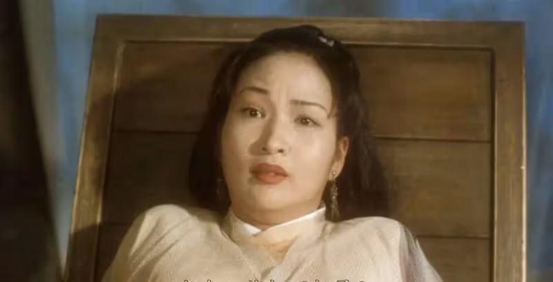 1989年落選港姐，出演三部周星馳電影，拍了十年三級片未走紅，如今53歲已從娛樂圈銷聲匿跡