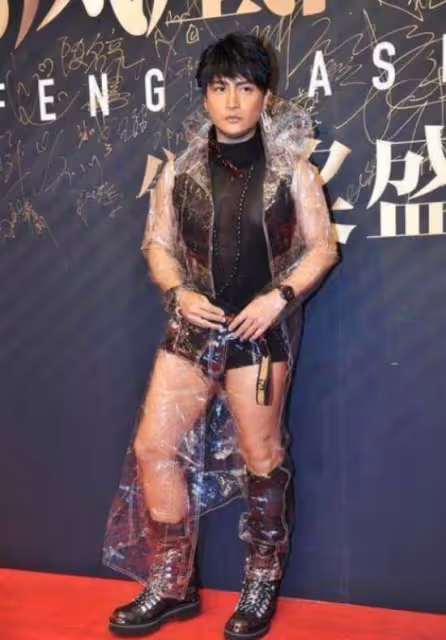 49歲陳志朋久違曬視訊！身材暴瘦顏值暴增，合約結束終於做正常人