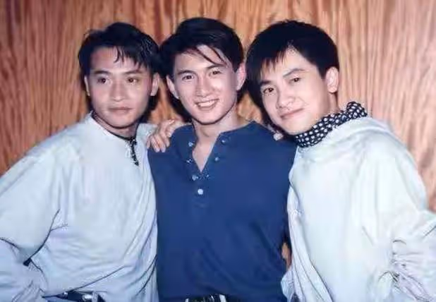 49歲陳志朋久違曬視訊！身材暴瘦顏值暴增，合約結束終於做正常人