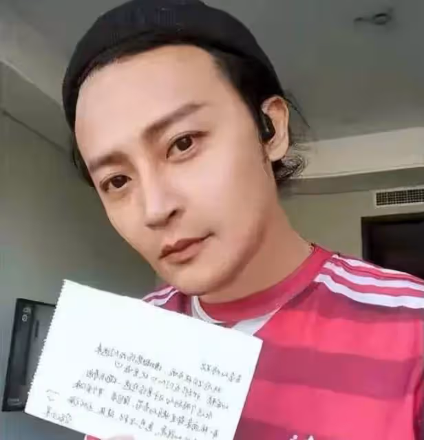 49歲陳志朋久違曬視訊！身材暴瘦顏值暴增，合約結束終於做正常人