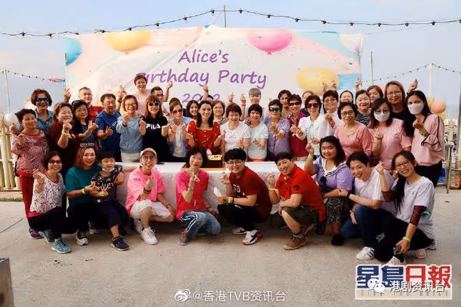 陳煒甜蜜攬住老公跟粉絲慶生兼賀新婚！提名視後率先獲「獎」
