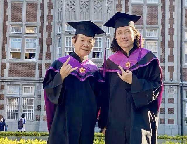 61歲歌手趙傳碩士畢業!耗時一年才完成論文,3年前考上台灣名校