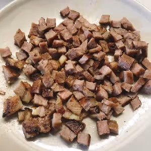 黑椒牛肉火腿雙拼披薩8寸