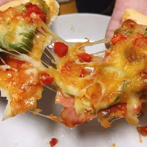 黑椒牛肉火腿雙拼披薩8寸