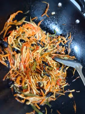 魚香肉絲餡包子