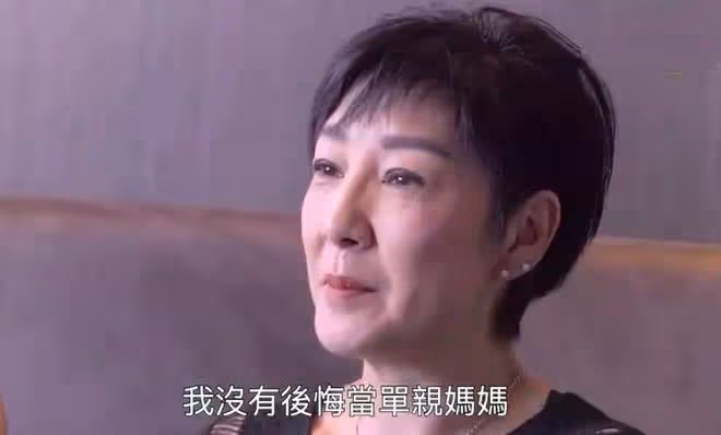 雪梨真大度，與徐少強吃飯合影，兒女也傾佩他，比王寶釧還戀愛腦