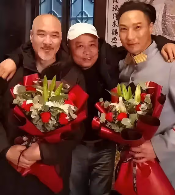 雪梨真大度，與徐少強吃飯合影，兒女也傾佩他，比王寶釧還戀愛腦