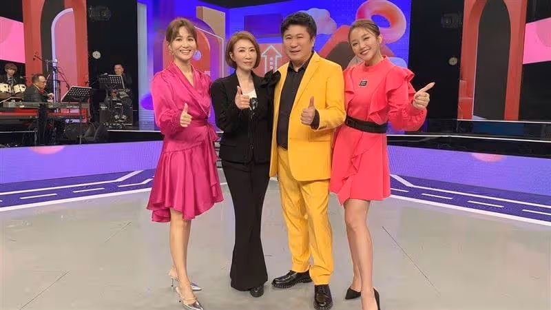 星途崎嶇不順！53歲歌後李翊君「超商大夜班打工」辛苦養家，慘曝「苦澀心路歷程」：再苦也要撐下去！