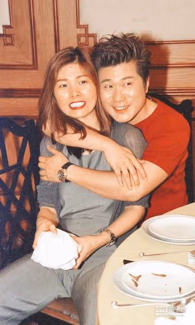同樣離婚兩樣情，台灣綜藝天王與前妻每月聚餐關係昇華，生日當天她贈80萬禮早已是家人