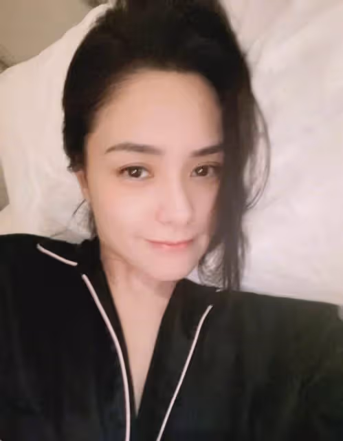 神仙顏值！阿嬌當場卸妝大方曬「卸妝前後對比」，網友直呼：宛如出水芙蓉