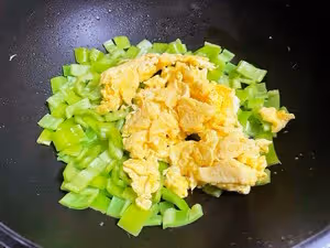 青椒醬雞蛋
