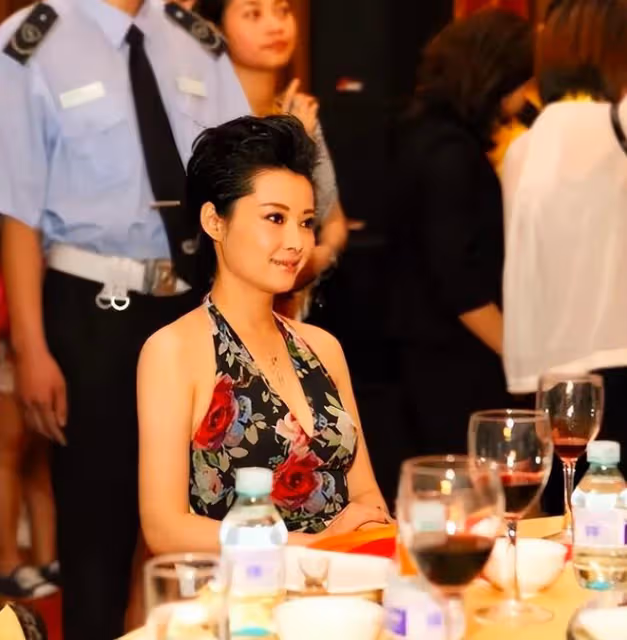 閃婚資深玩家袁立，從顏控到無所謂，讓她來告訴你婚姻需要多謹慎