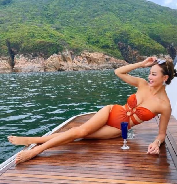 知名港星前妻近況曝光，離婚後生活富貴，周身名牌常現身名媛聚會