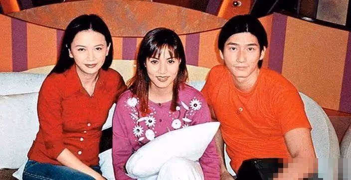 53歲TVB「不老男神」曾慘做亞姐觀音兵 終娶小7歲失婚港姐