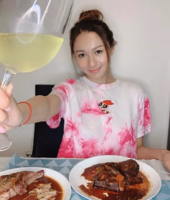 極力澄清非不雅片主角!星二代港姐負面新聞多多,直言父母無慰問