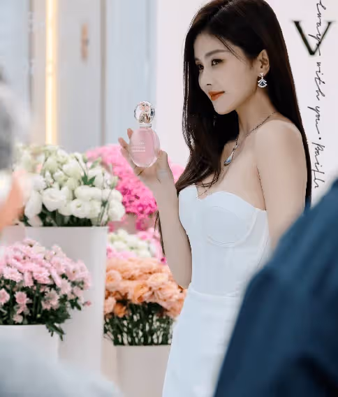 柳岩的胸 倪妮的肩頸 明星值得"百萬保險"的部位