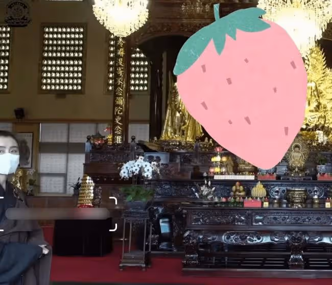 55歲王祖賢現身寺廟 眼睛紅腫像是剛哭過