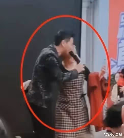 62歲男星落魄賣唱！冷清現場「被大媽一眼認出」：你怎麼到這裡了　心酸回答「看哭無數中年人」