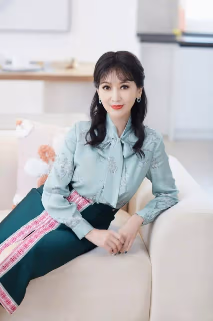 帶兩兒再婚！資深女星嫁給二任尪「被捧在掌心疼37年」　「把夫當男朋友」婚姻秘訣曝光