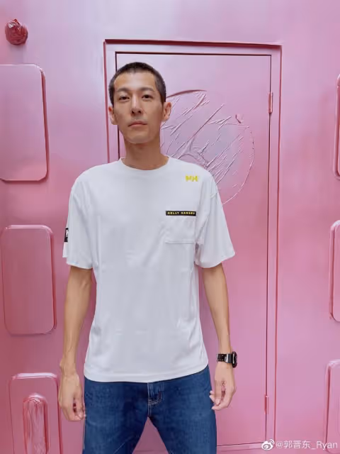 端盤子半年維生！41歲台灣男星「悄悄改名」重當新人　赴陸4年發展「熬出影帝」現況曝